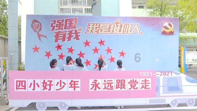 母亲和我们住在一起，要求她出一点生活费？可以吗？游戏画面
